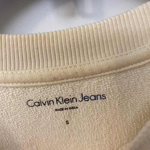 Short sleeved Calvin Klein sweatshirt with cutout - Picture 2 of 3